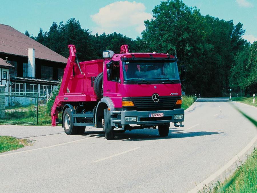  Mercedes-Benz Atego 1823 1998 года  (фото 6 из 13)